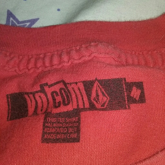 AE Shorts NWT & Volcom Tee - Picture 5 of 8